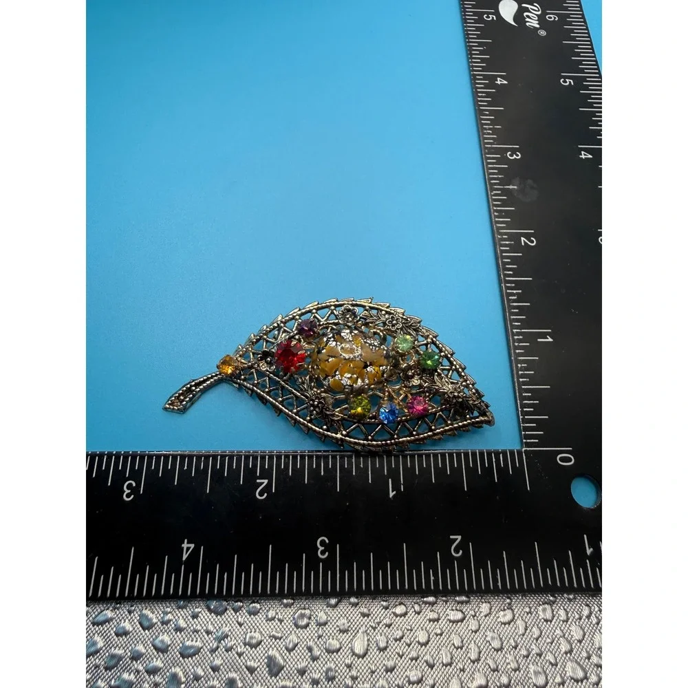 JJ Jonette‎ Jewelry Vintage Silver Tone Rhinestone Multi Color Leaf Brooch Pin